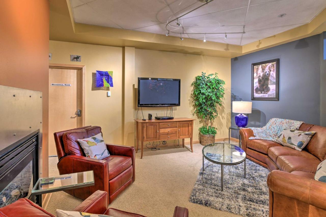 Idyllic Dtwn Anchorage Condo With Fireplace! Buitenkant foto