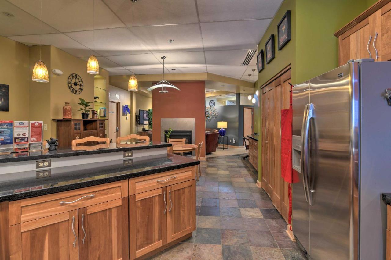 Idyllic Dtwn Anchorage Condo With Fireplace! Buitenkant foto